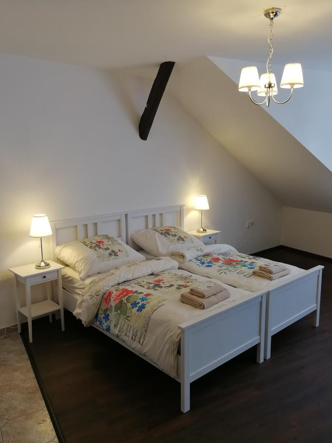 Hotel Hnizdo Snu à Hradec Králové Extérieur photo